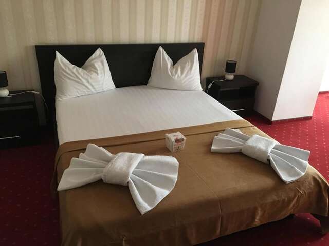 Отель Hotel Corona Дробета-Турну- Севери-39